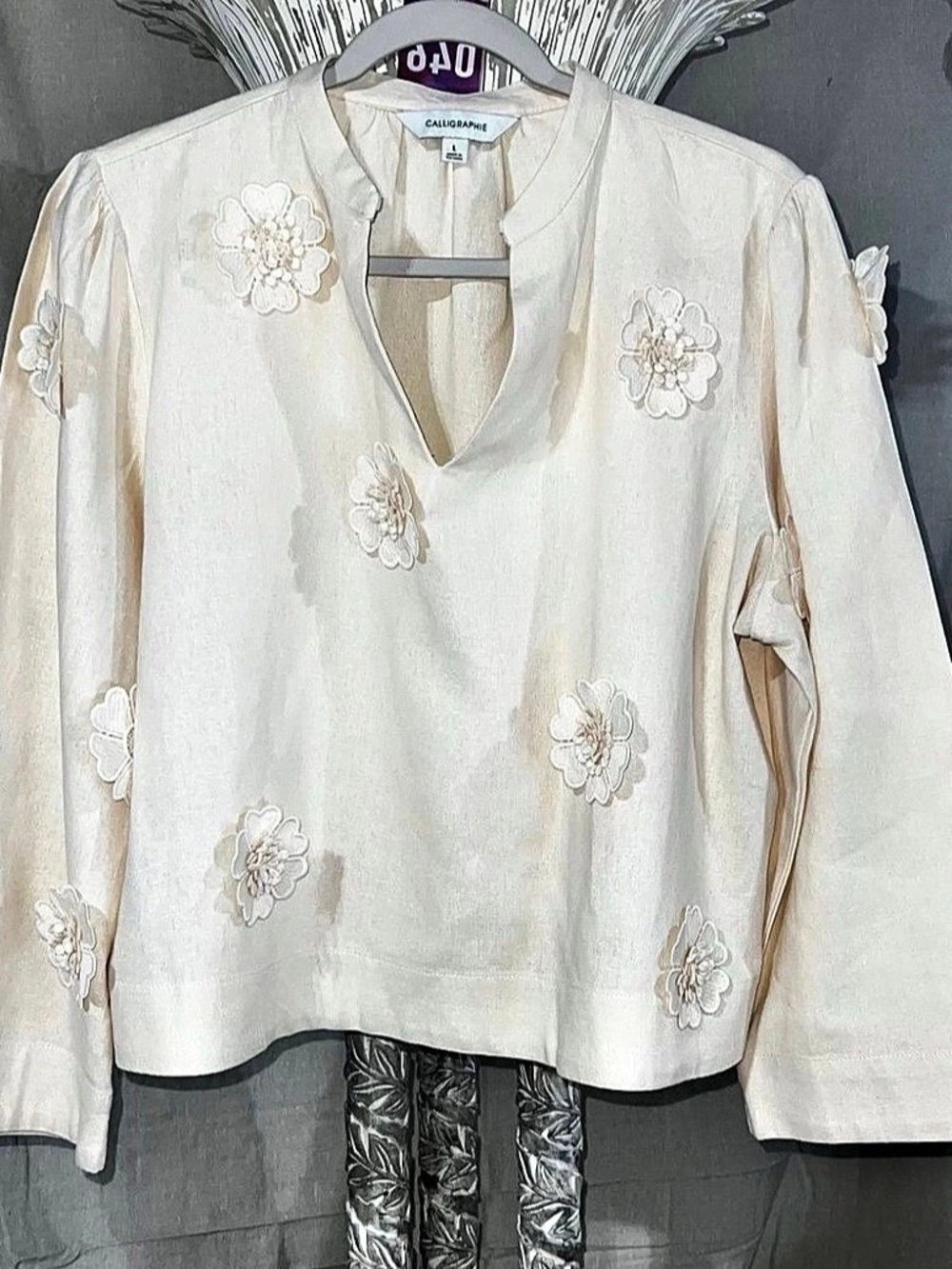 Calligrapherie Floral Embroidered V-Neck Blouse in White Like New